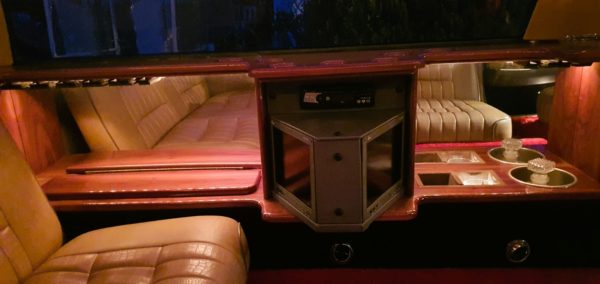Limusina LINCOLN TOWN CAR EXCALIBUR 1994