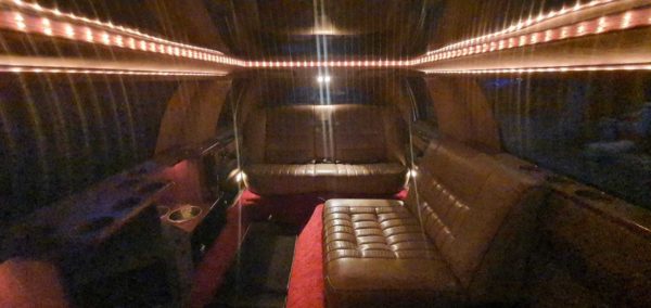 Limusina LINCOLN TOWN CAR EXCALIBUR 1994