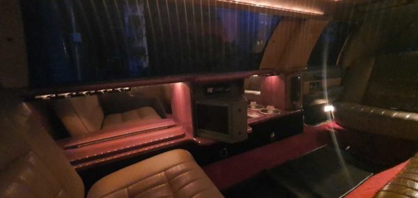 Limusina LINCOLN TOWN CAR EXCALIBUR 1994